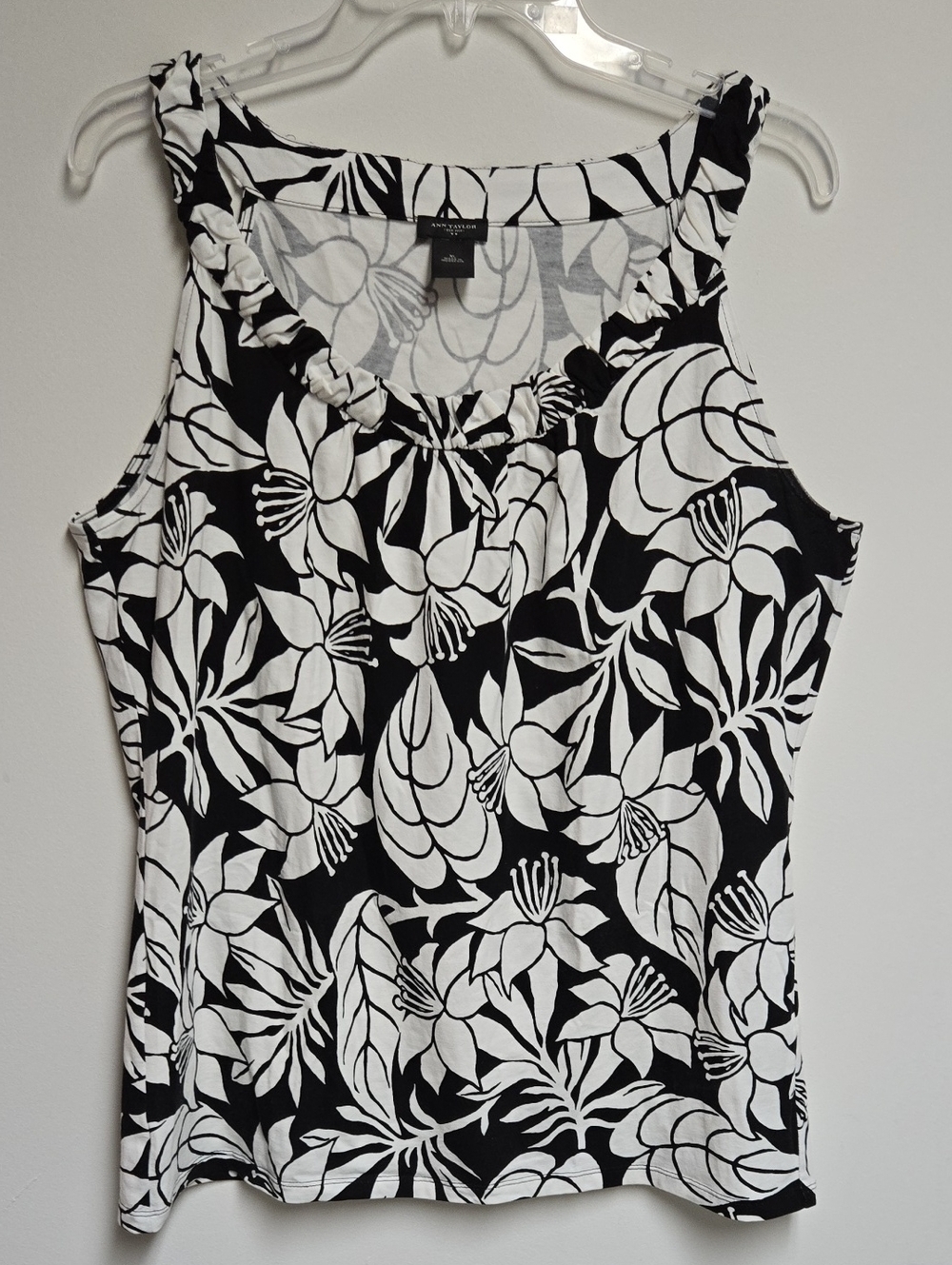 Ann Taylor Black and White Floral Ruffle Tank 95% Cotton Size XL